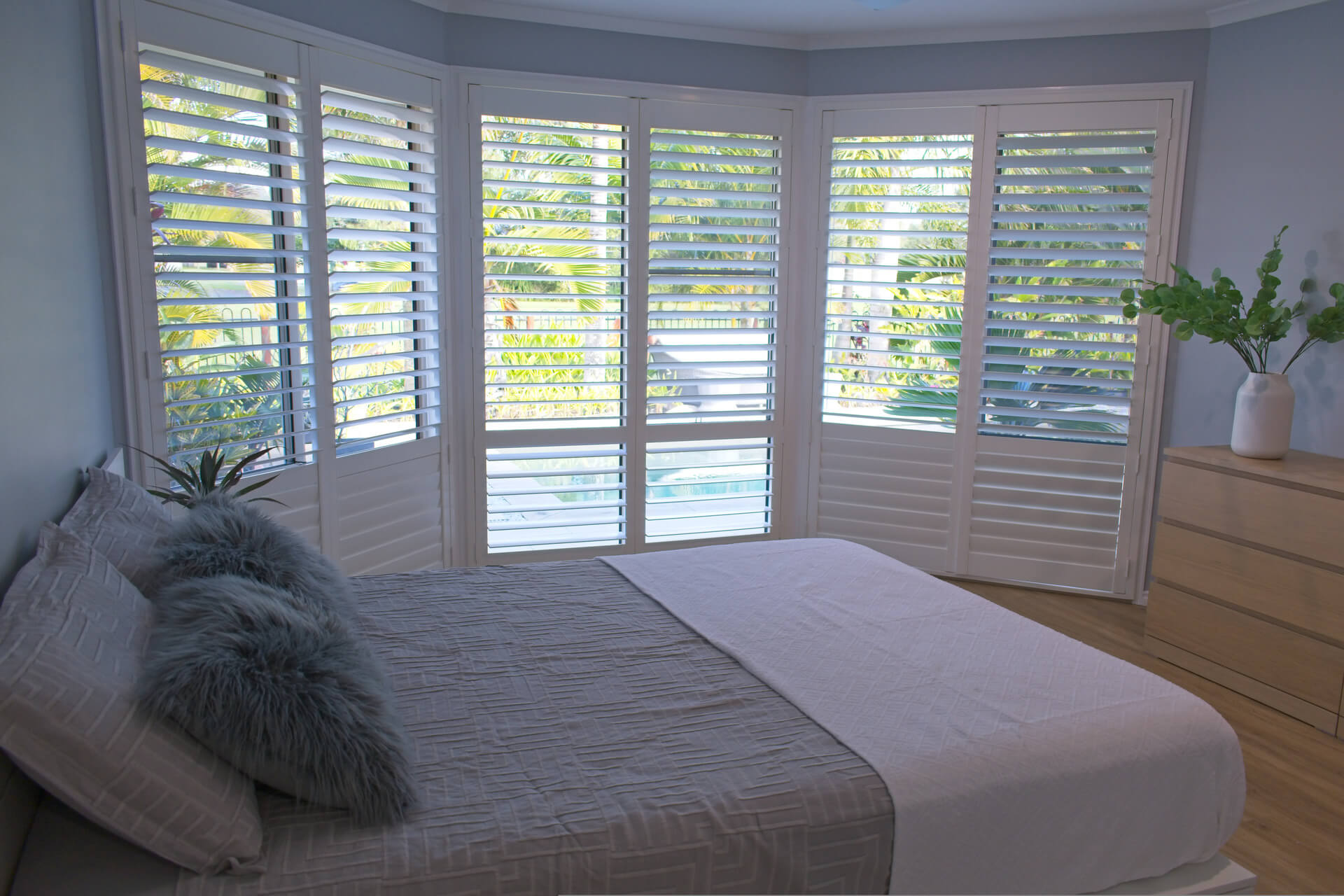 plantation shutter